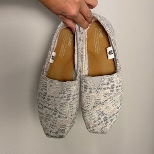 TOMS Thankful Fuzzy Textured Gray Slip-On Loafers